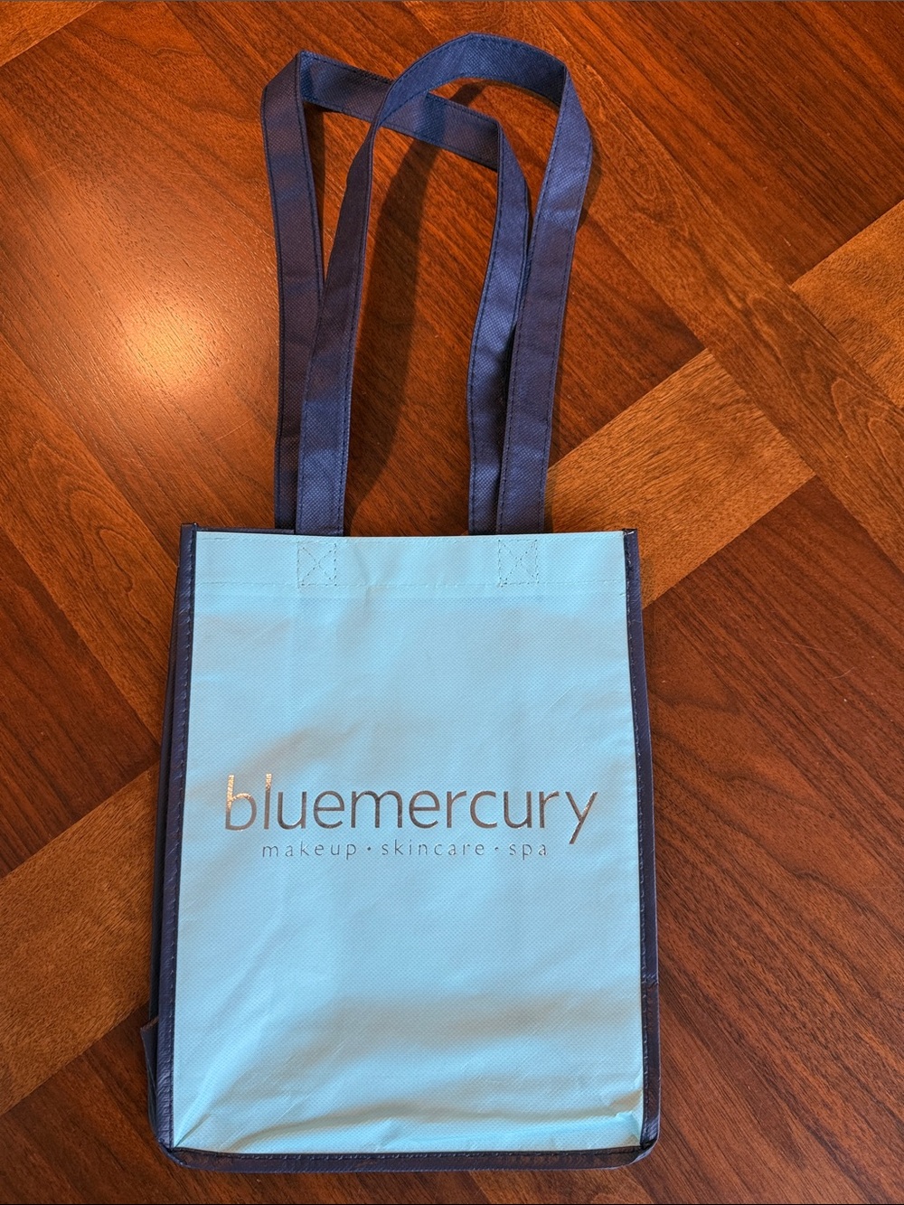 NEVER USED BLUEMERCURY REUSABLE SMALL TOTE BAG - SIGNATURE NAVY/AQUA BLUE